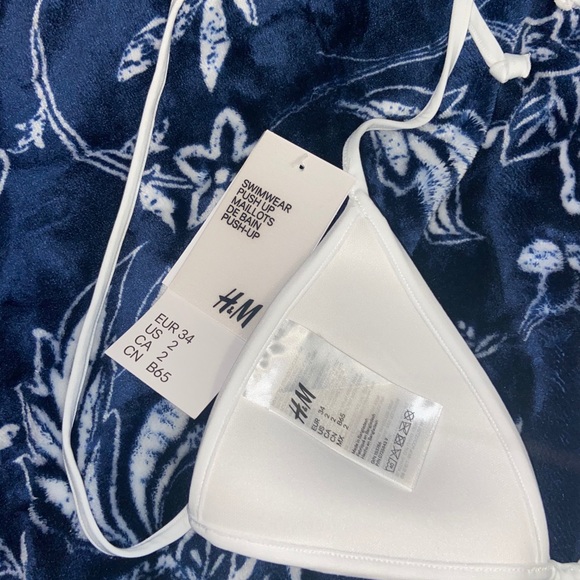 H&M Triangle Bikini Top - Picture 3 of 4